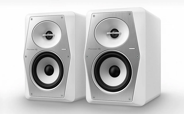  Модель Pioneer DJ VM50 також доступна у білому кольорі 